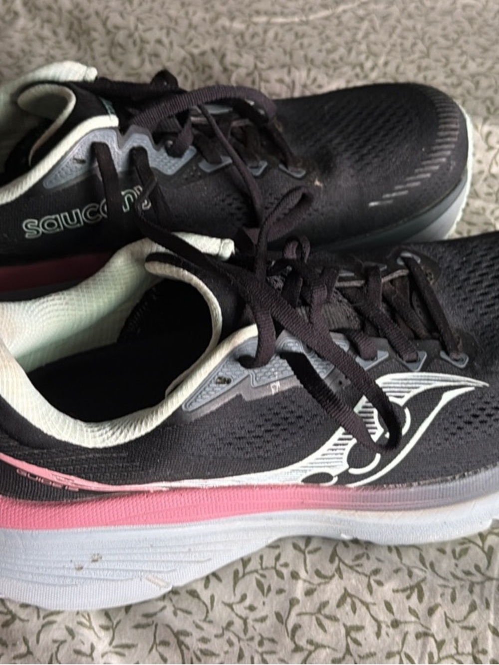 Saucony Women's Sz 9 Guide 19 Running Shoes